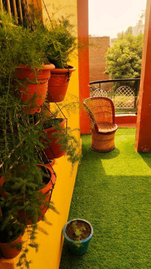Kishan Home Stay Матхура Экстерьер фото