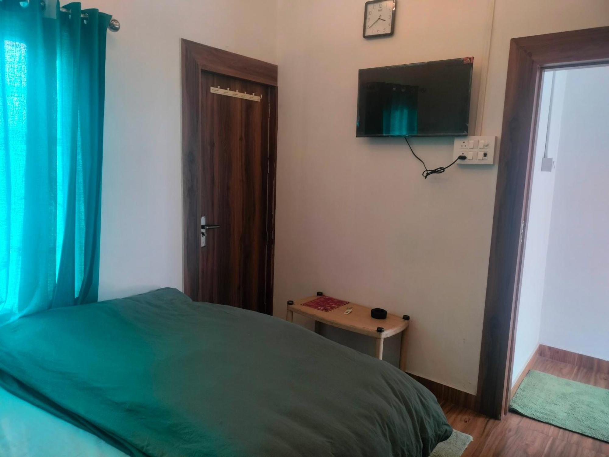 Kishan Home Stay Матхура Экстерьер фото