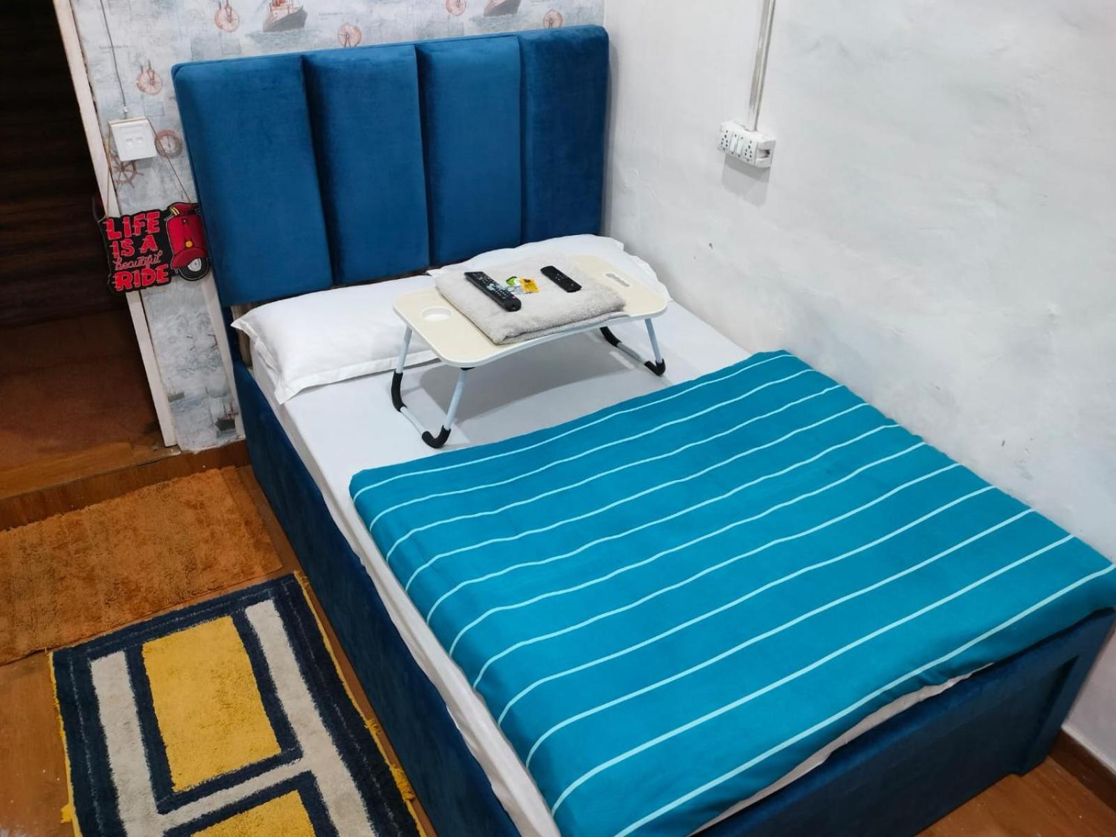 Kishan Home Stay Матхура Экстерьер фото