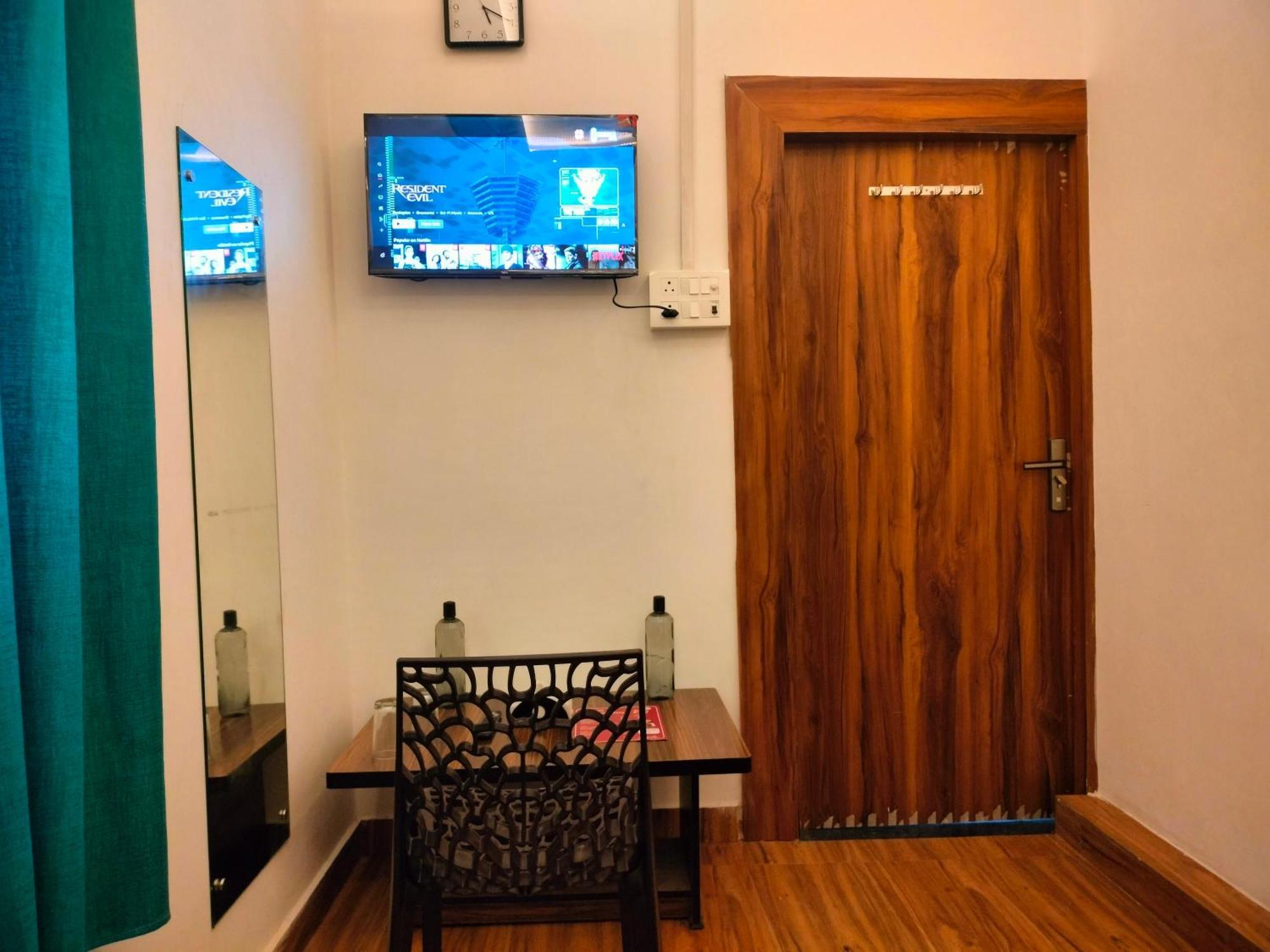 Kishan Home Stay Матхура Экстерьер фото