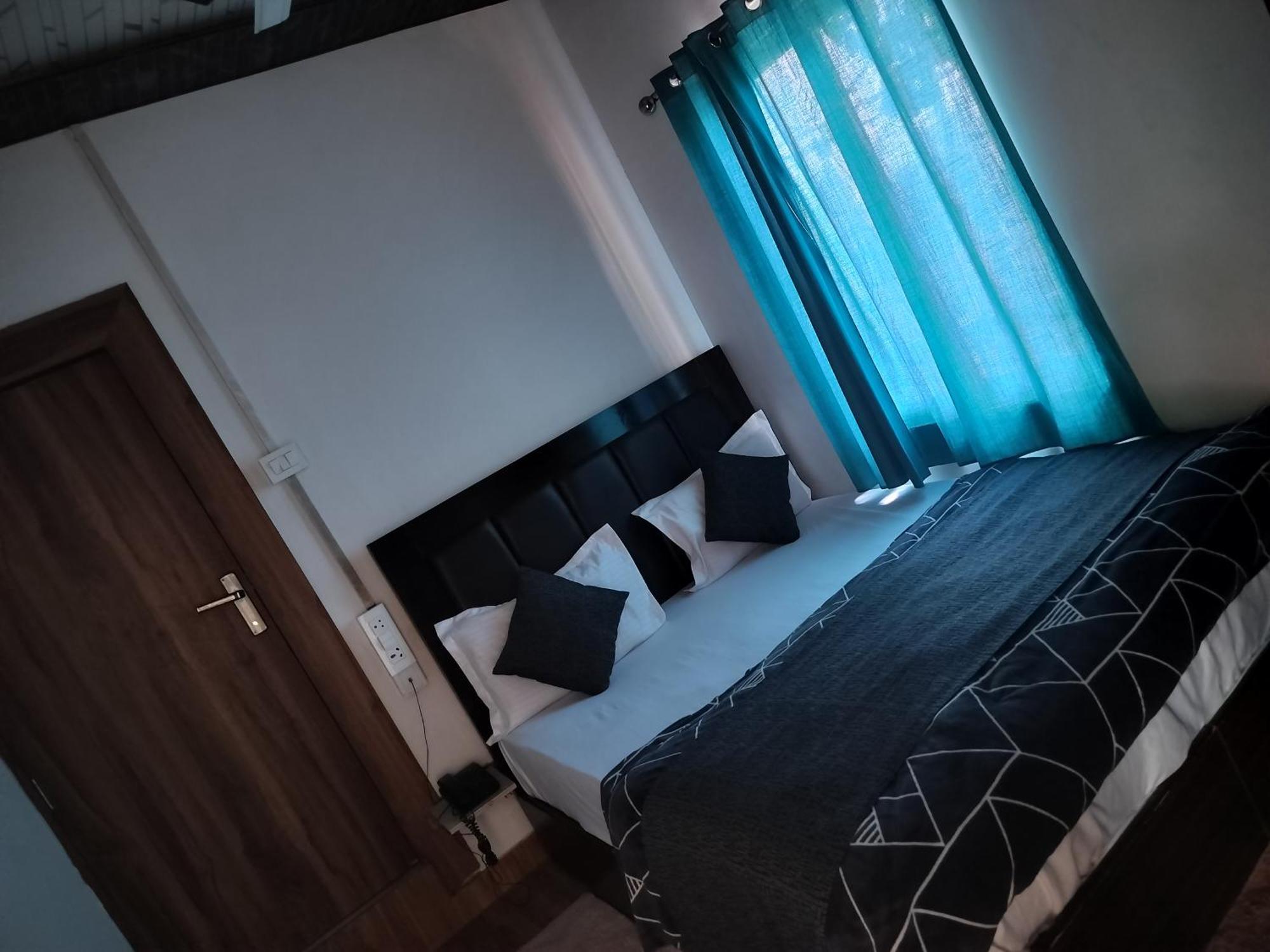 Kishan Home Stay Матхура Экстерьер фото